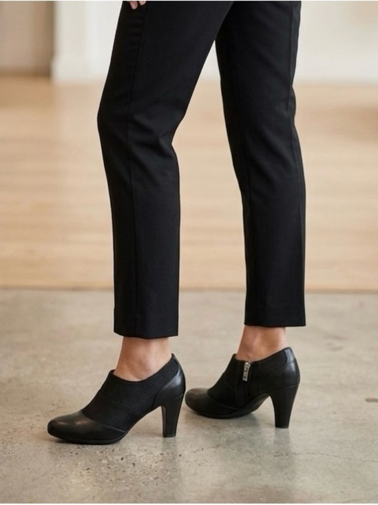 Adrienne Vittadini Shoes - Adrienne Vittadini Black Stretch Panel Ankle Bootie Side zip Heels. Size 8.5